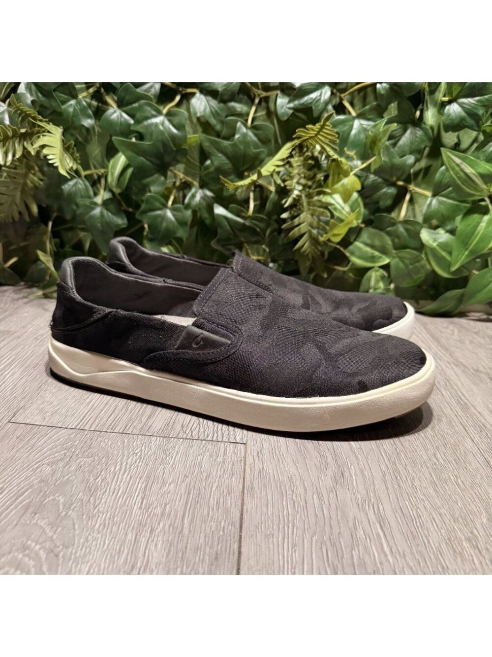 OluKai Lae'Ahi Pa'i Slip On Shoes Lava Rock Black Camo 10444-LRKE Men's 9.5
